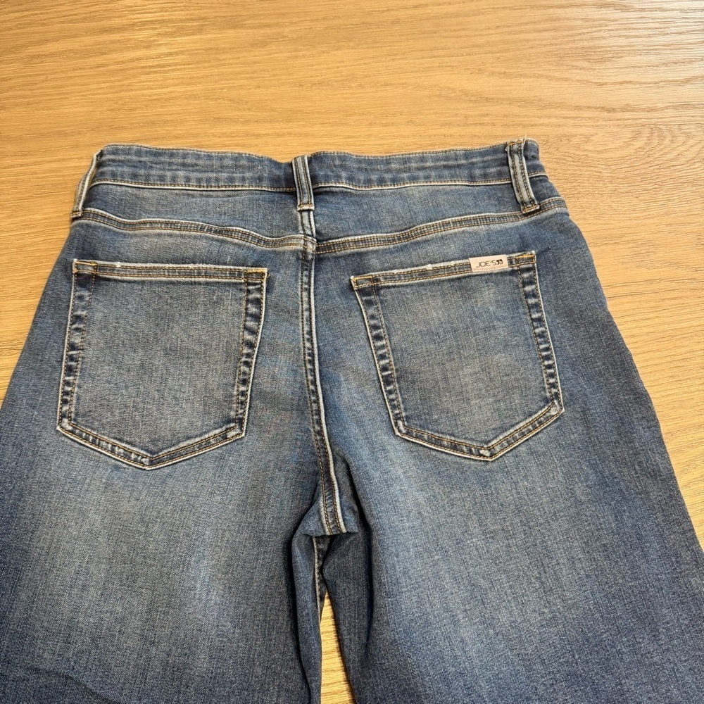 Joe's Jeans Medium Wash Distressed Hem Straight Leg Relaxed Fit Sz 26 Farmcore - Picture 8 of 10